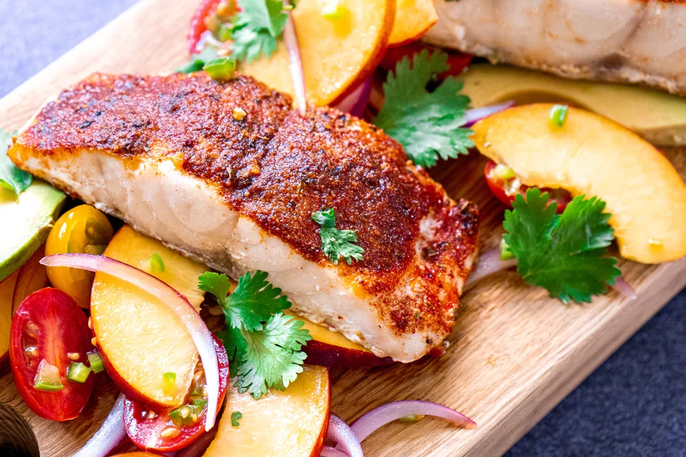 Blackened Snapper with Peach Salad – Sizzlefish